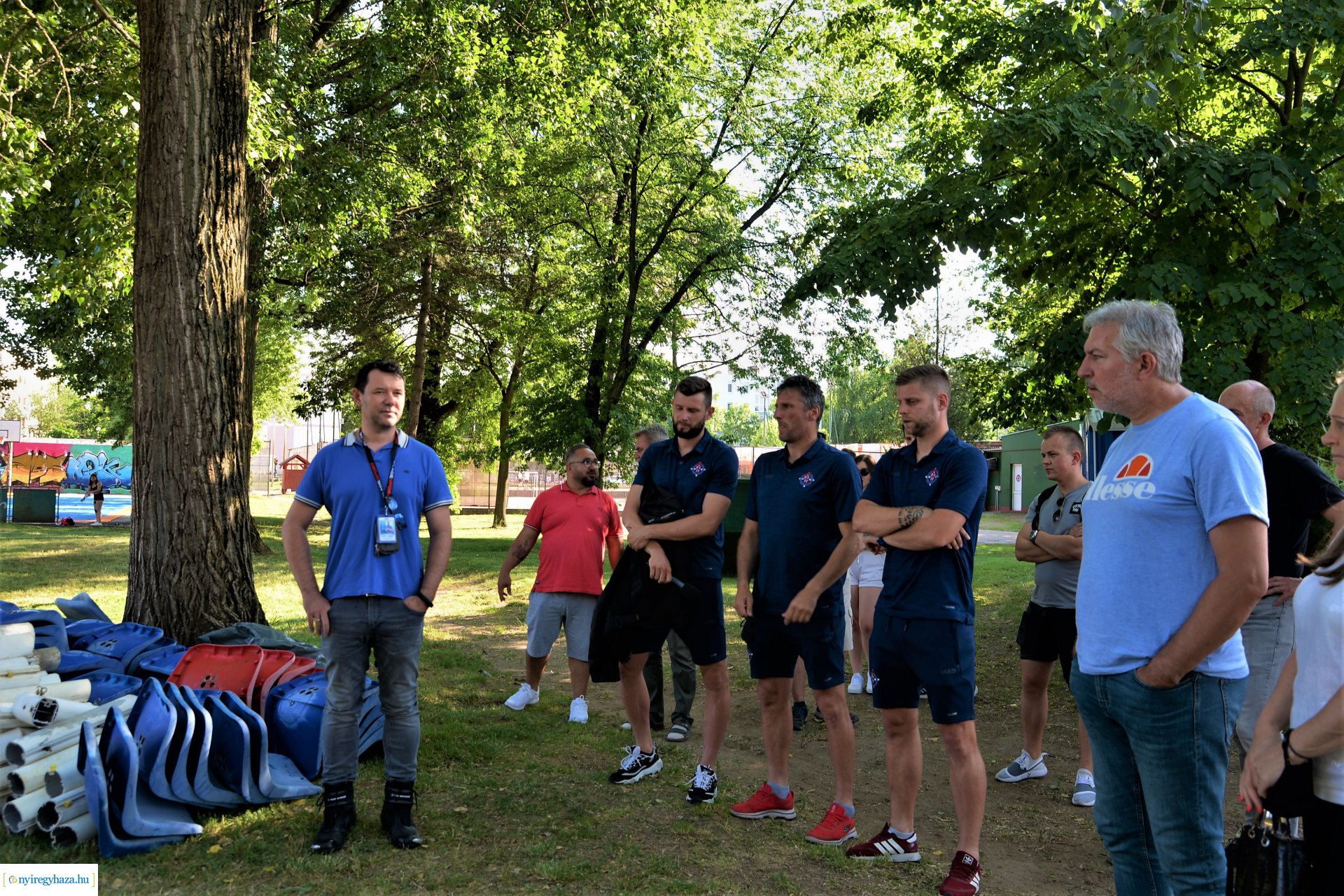 Vidd haza  a stadiont!