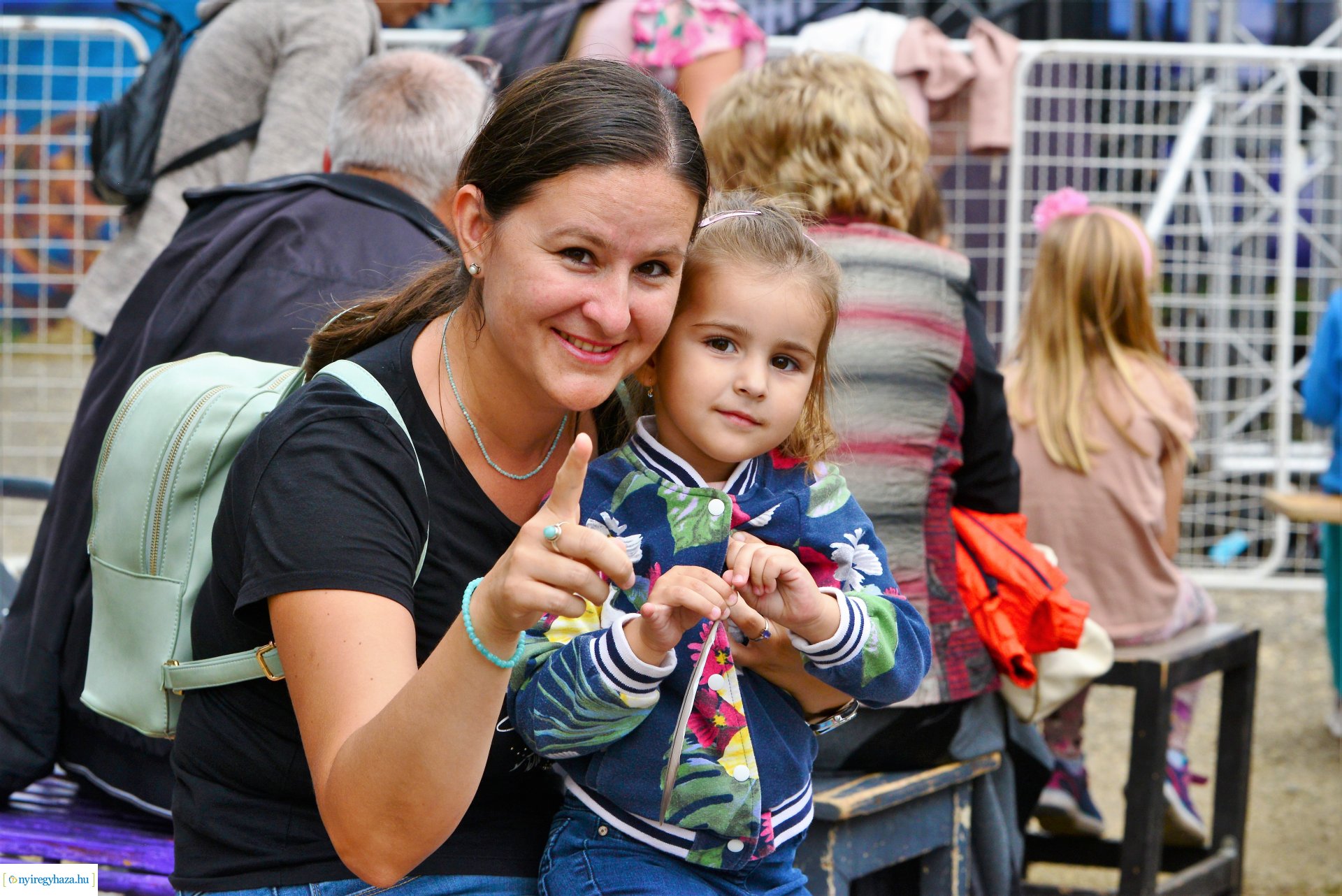 VIDOR hangulat - csütörtök