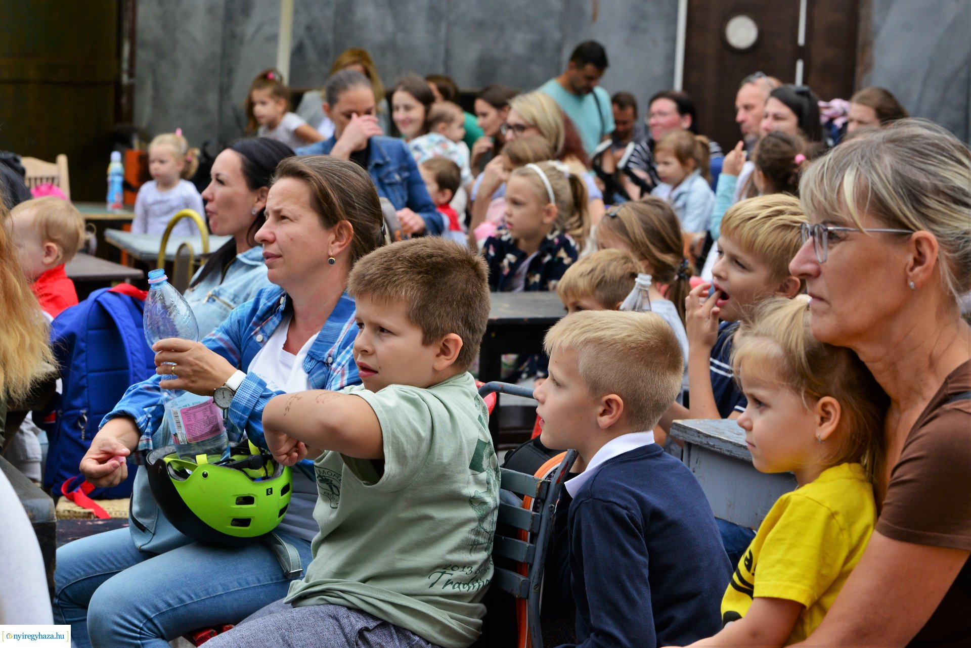 VIDOR hangulat - csütörtök