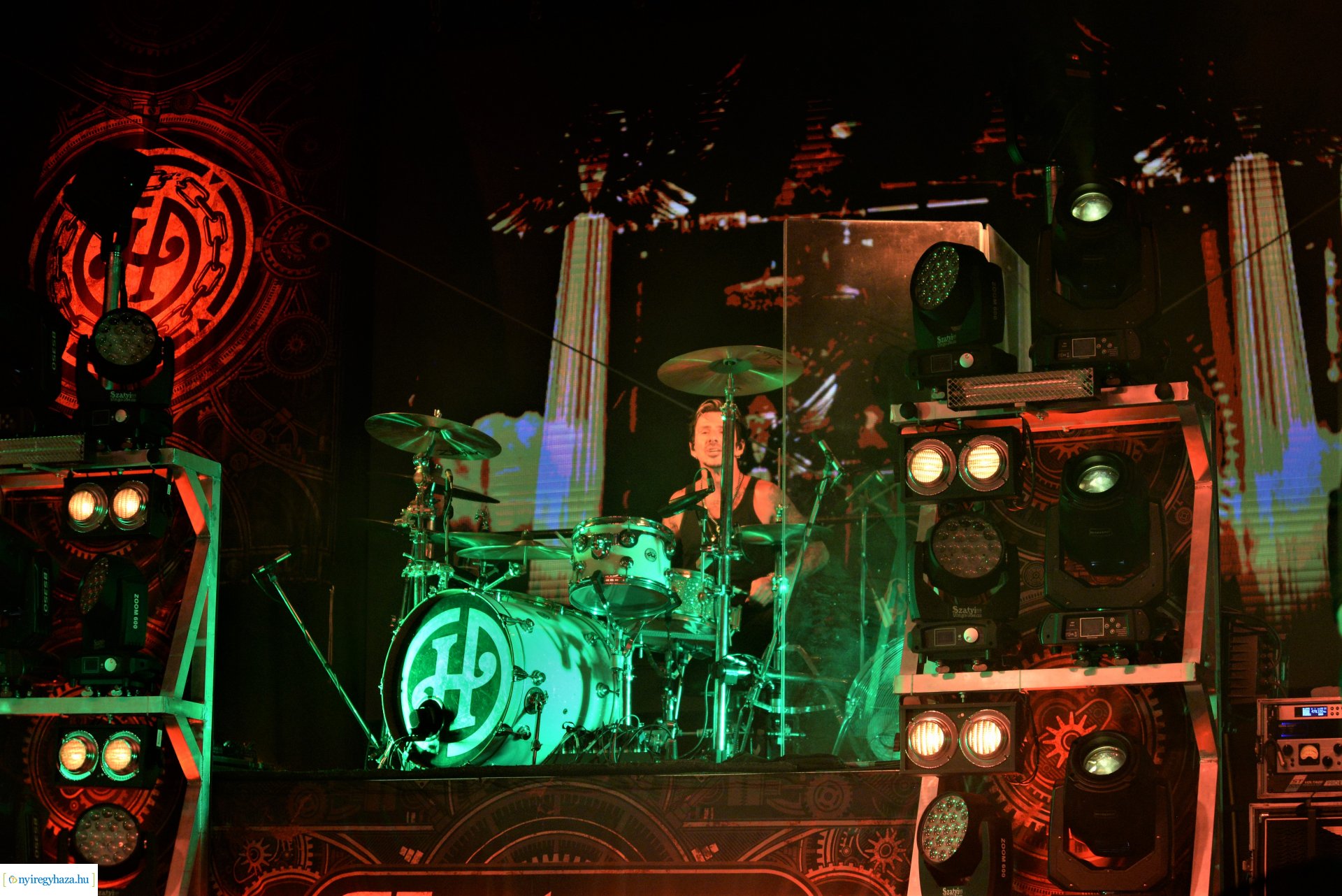 VIDOR hangulat - péntek este