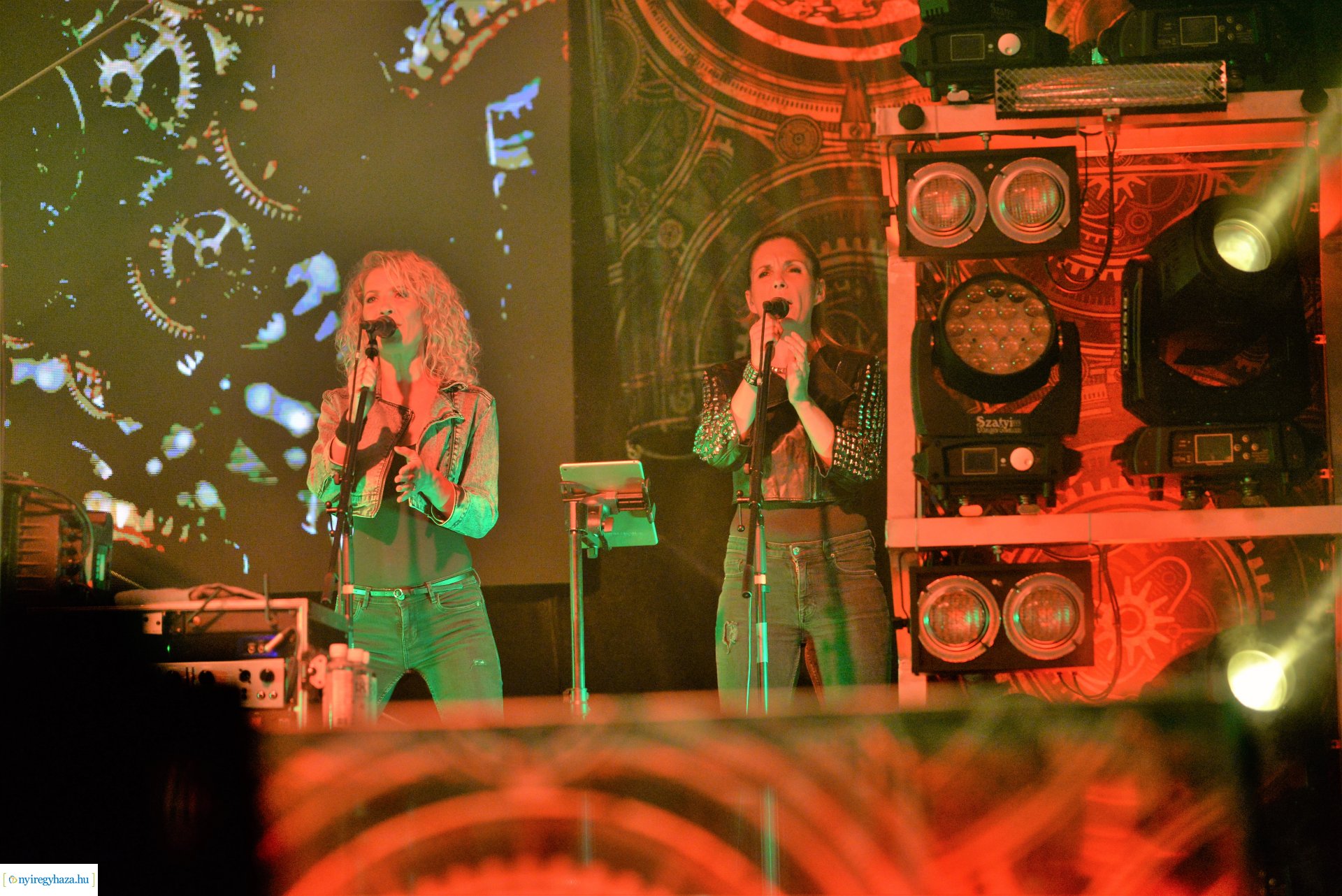 VIDOR hangulat - péntek este