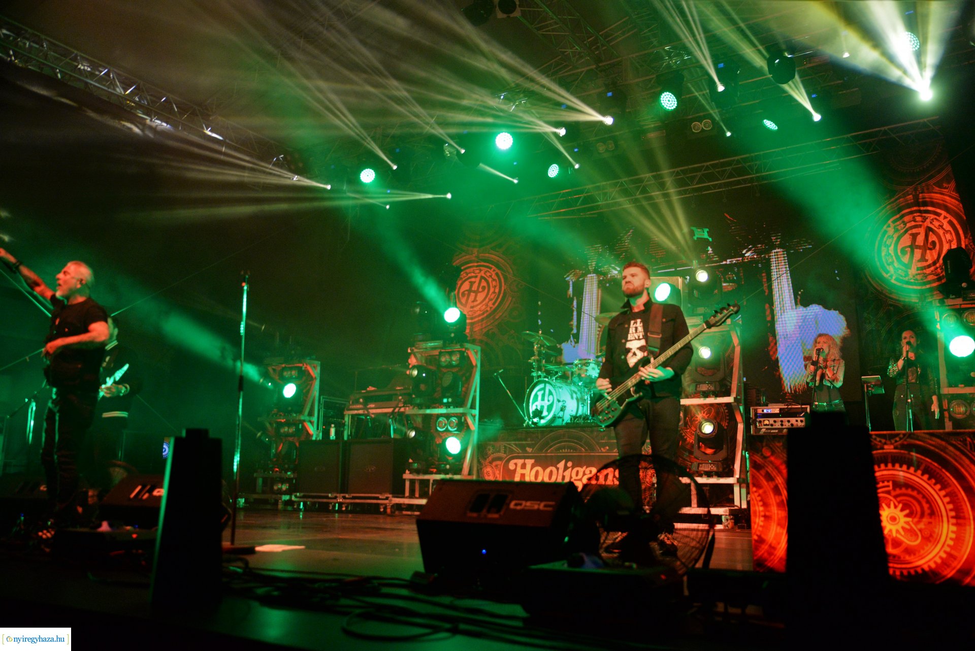 VIDOR hangulat - péntek este