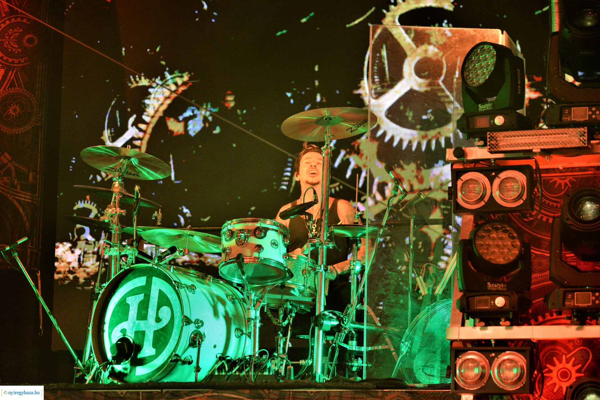 VIDOR hangulat - péntek este