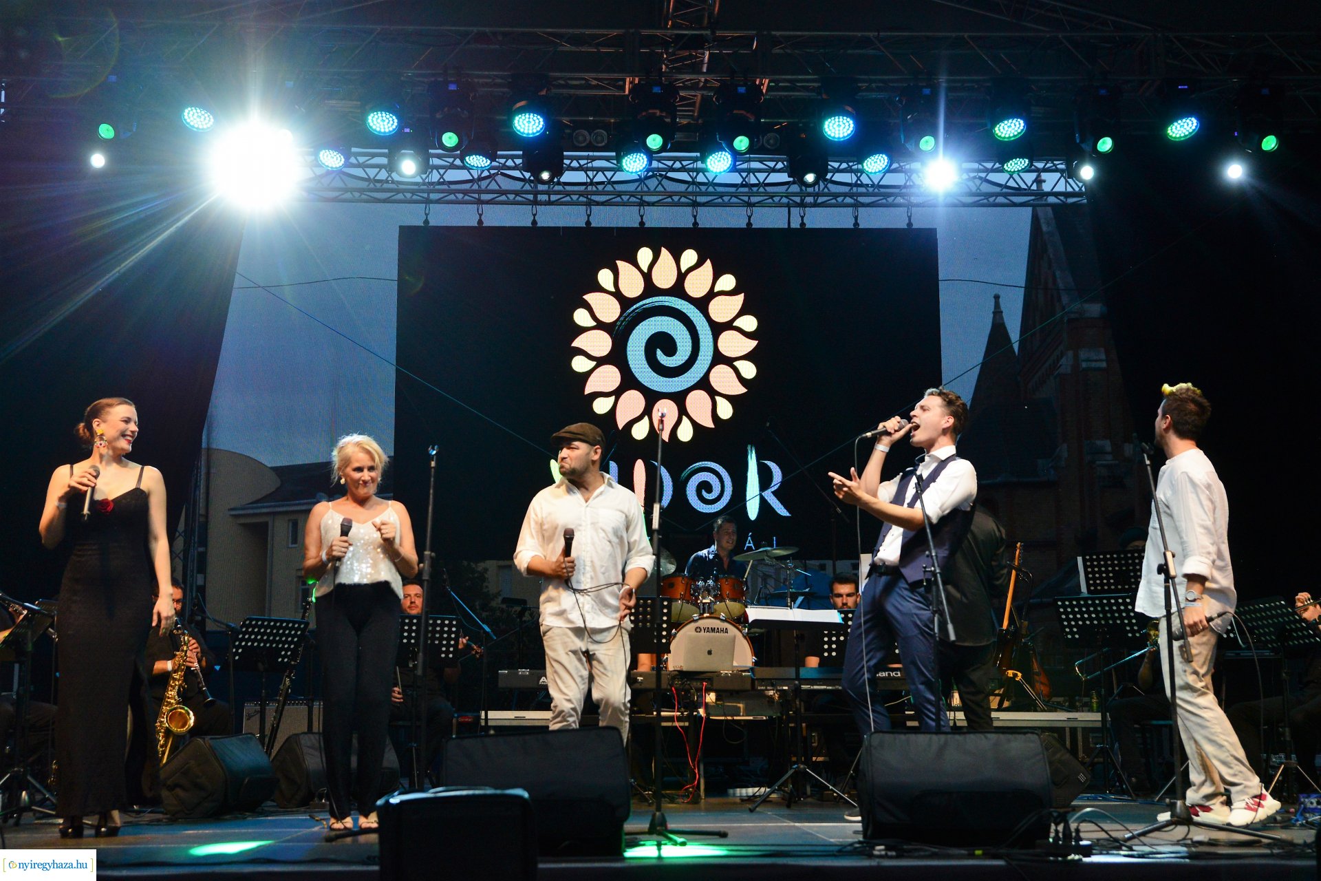 VIDOR hangulat - szombat este