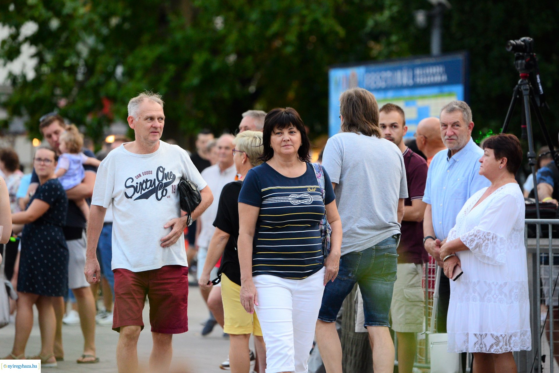 VIDOR hangulat - szombat este