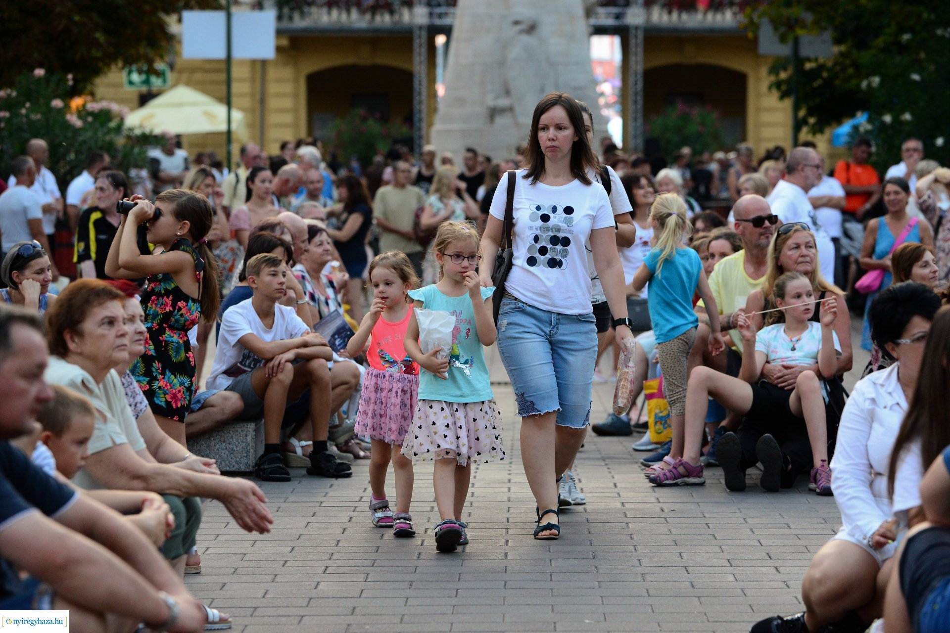 VIDOR hangulat - szombat este