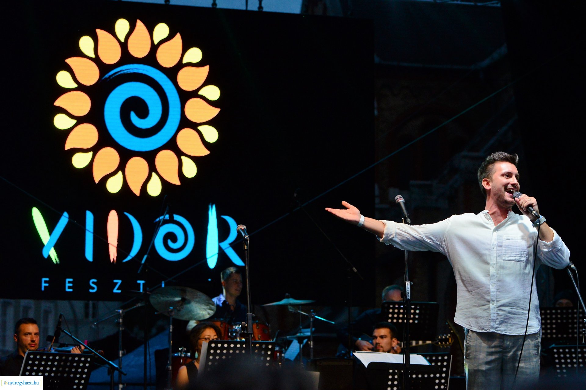 VIDOR hangulat - szombat este