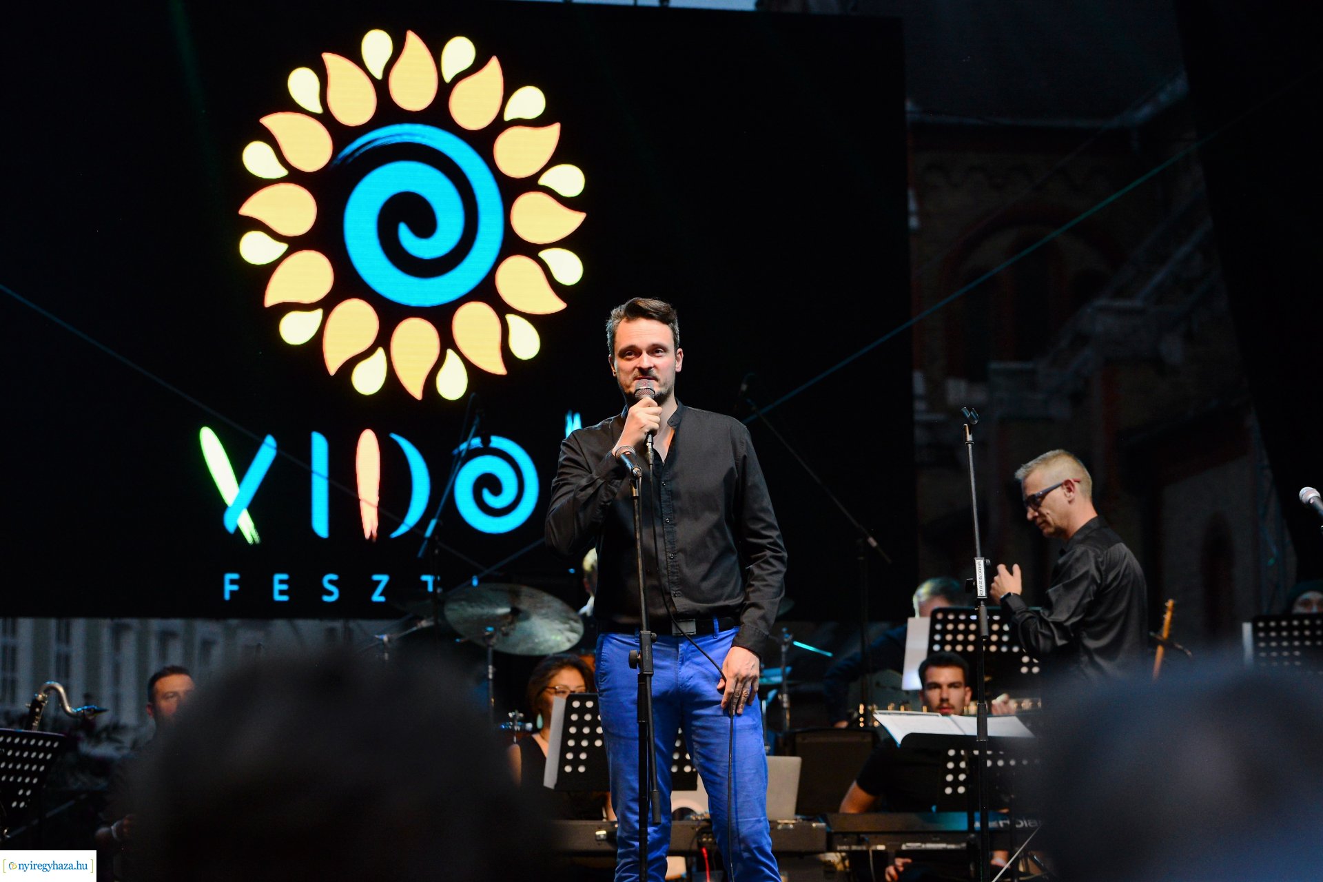 VIDOR hangulat - szombat este