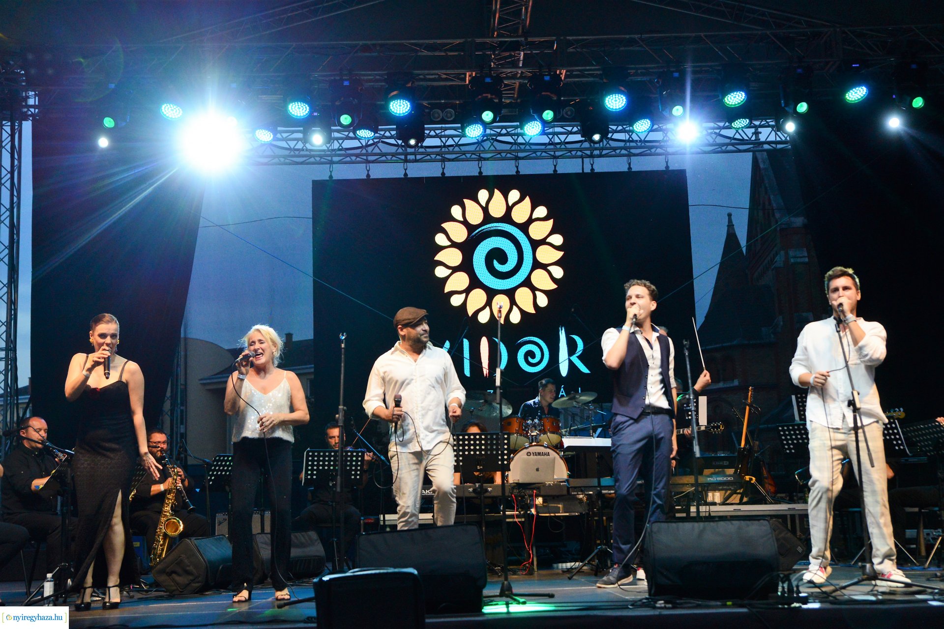 VIDOR hangulat - szombat este