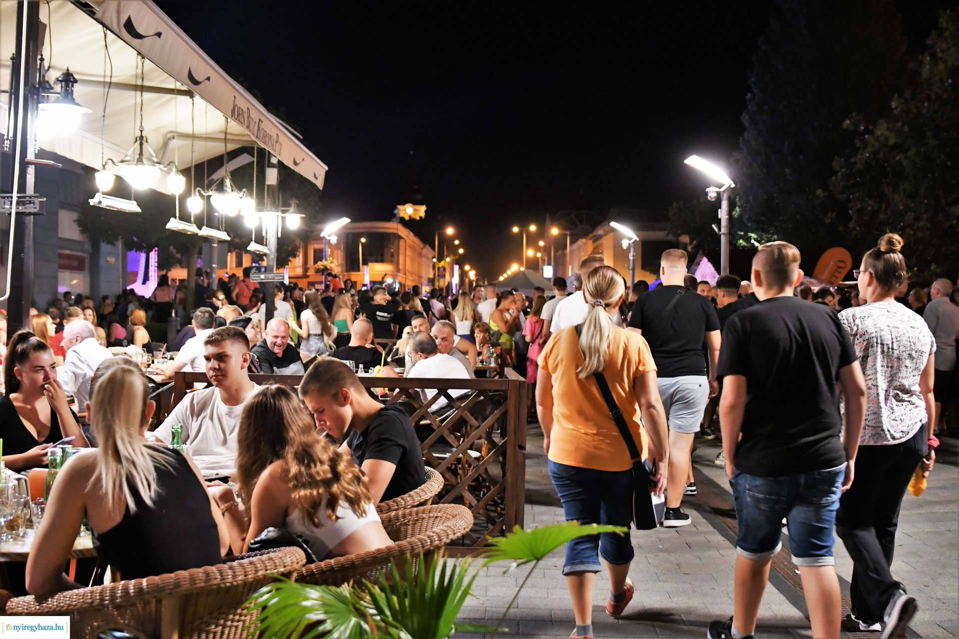 VIDOR hangulat - vasárnap este