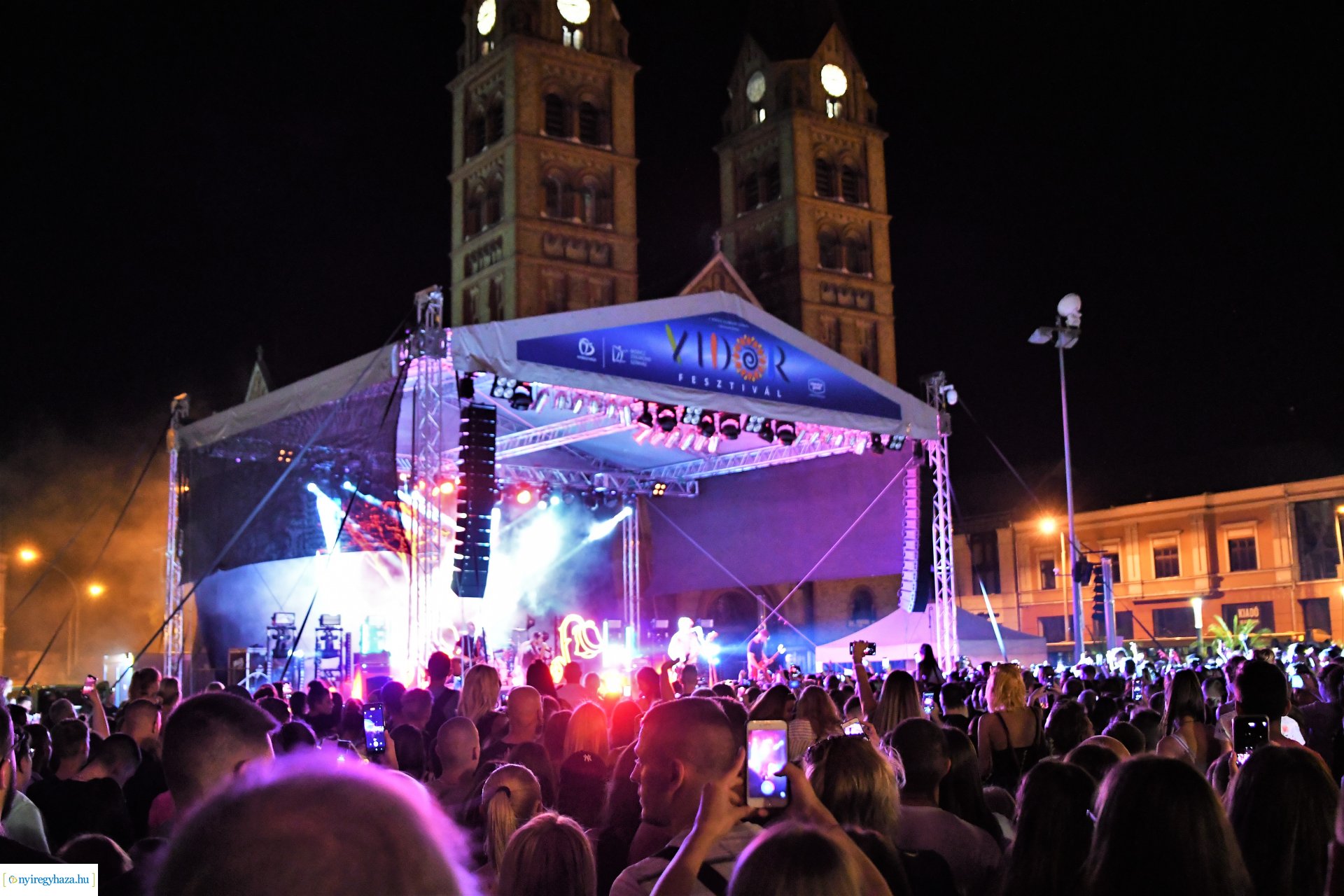 VIDOR hangulat - vasárnap este