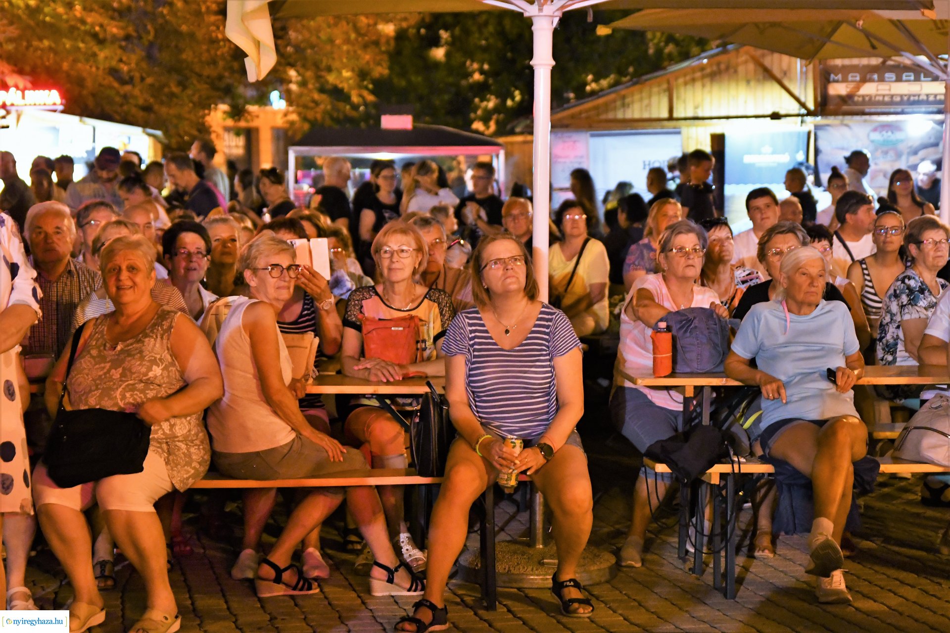 VIDOR hangulat - vasárnap este