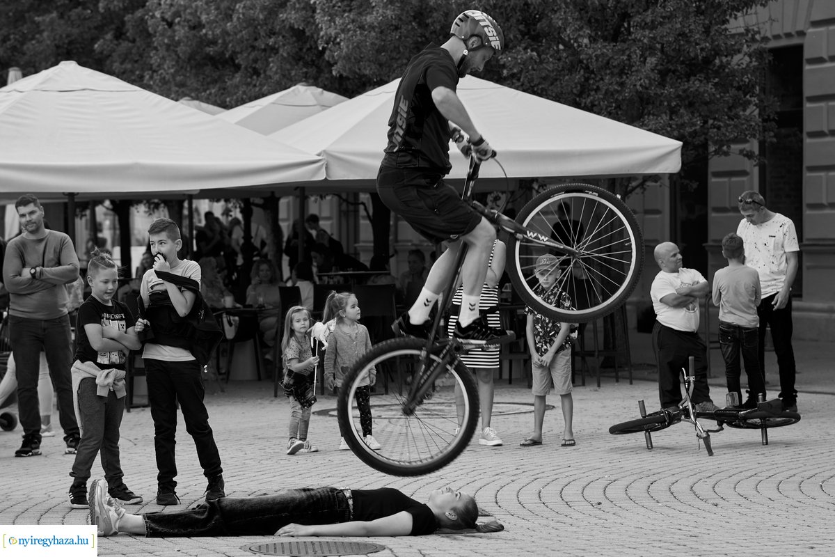 VIDOR XX. fekete-fehérben