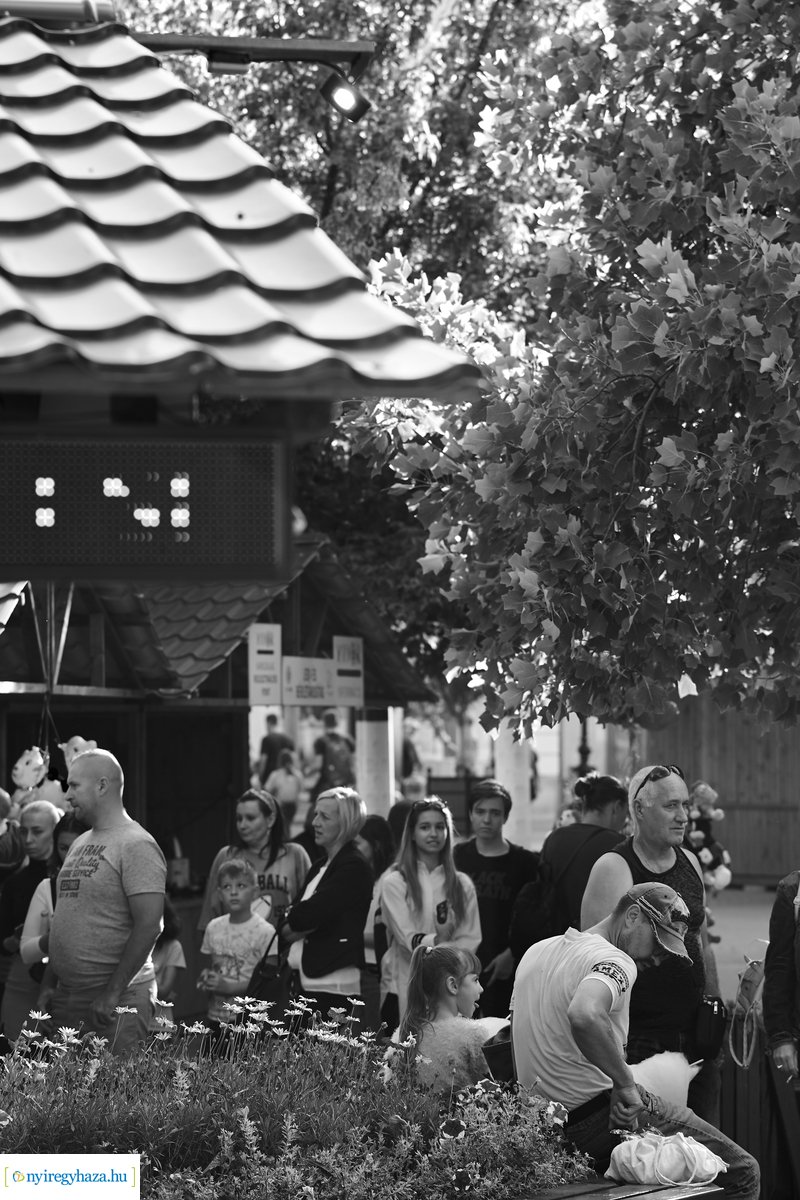 VIDOR XX. fekete-fehérben