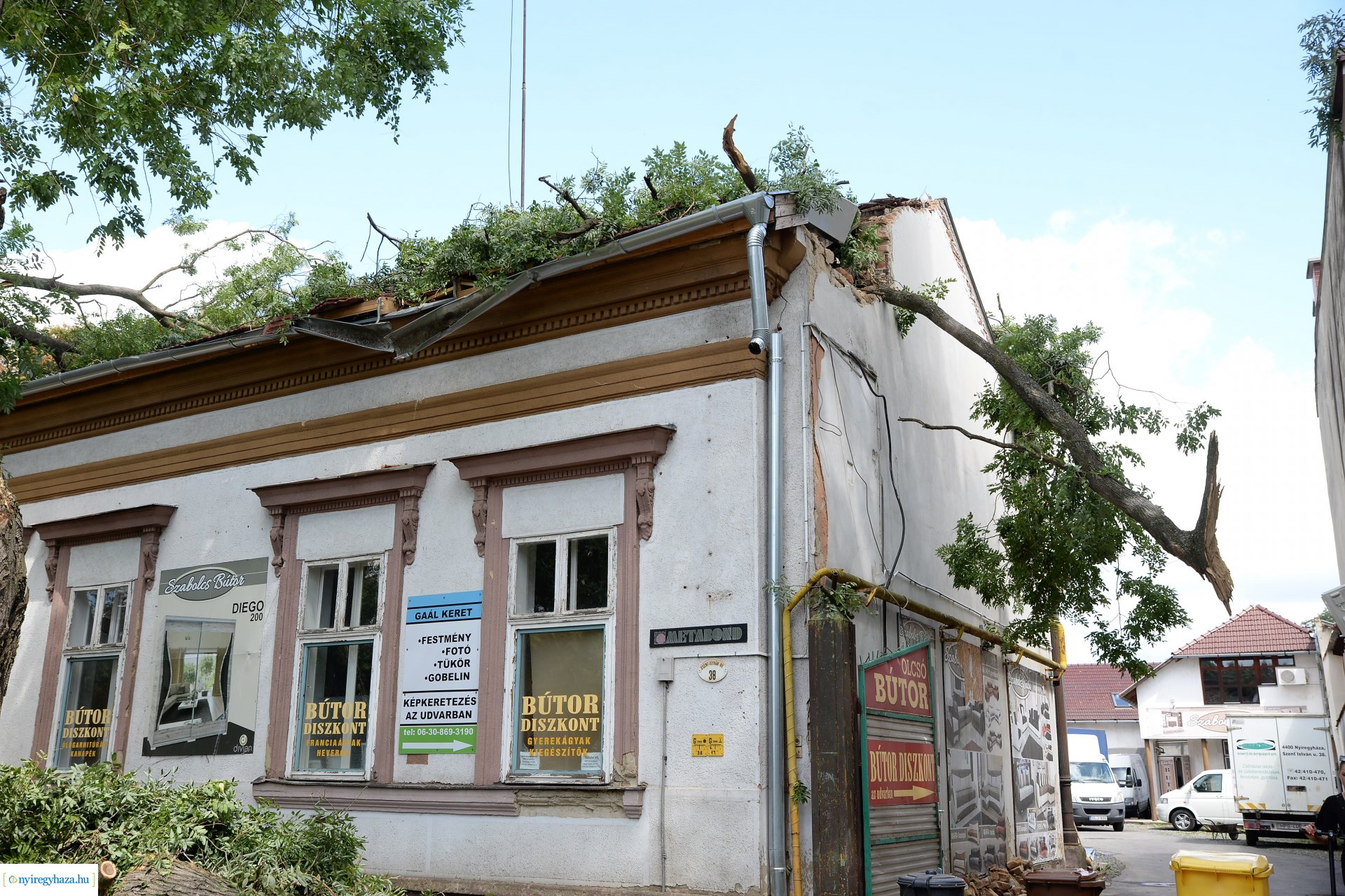   Viharkár eltakarítás a  Szent István utcán