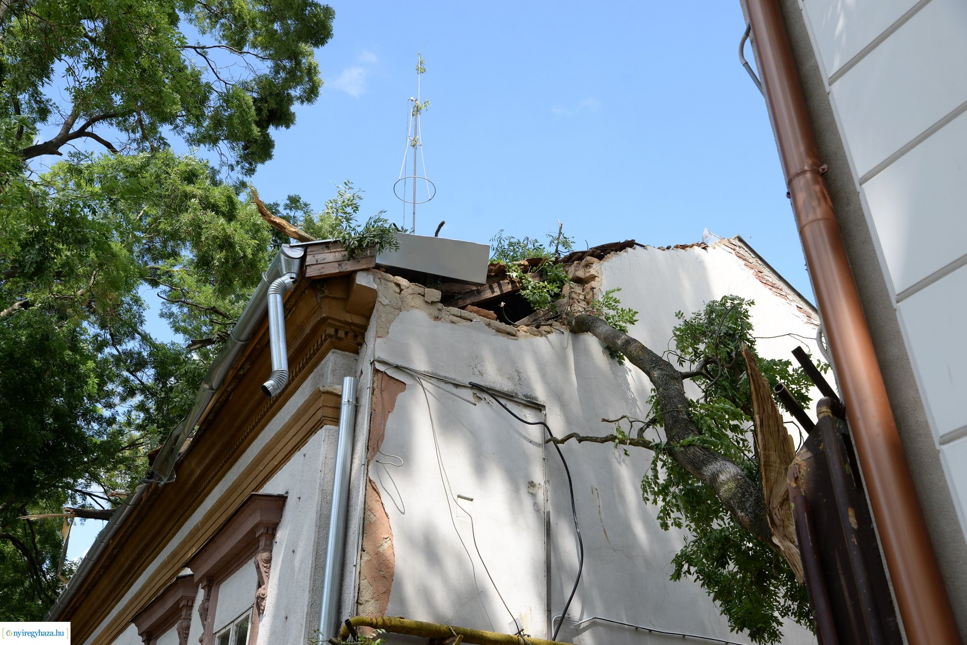   Viharkár eltakarítás a  Szent István utcán