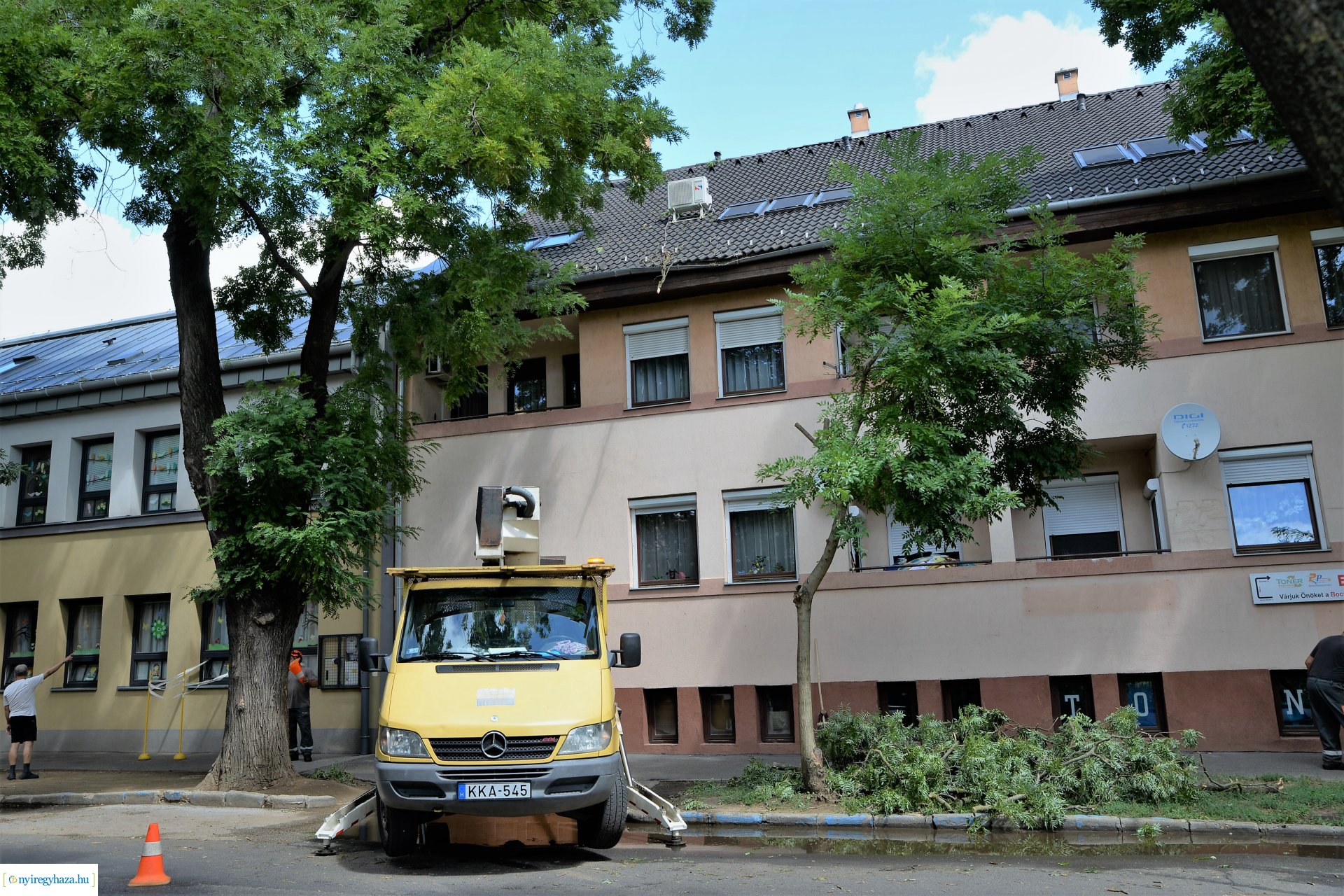   Viharkár eltakarítás a  Szent István utcán