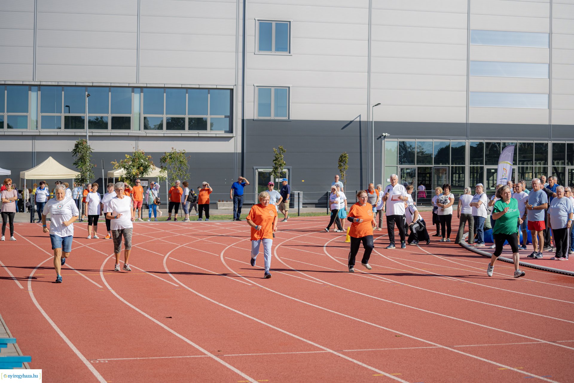 VIII. Szépkorúak Sporttalálkozója az Atlétikai Centrumban