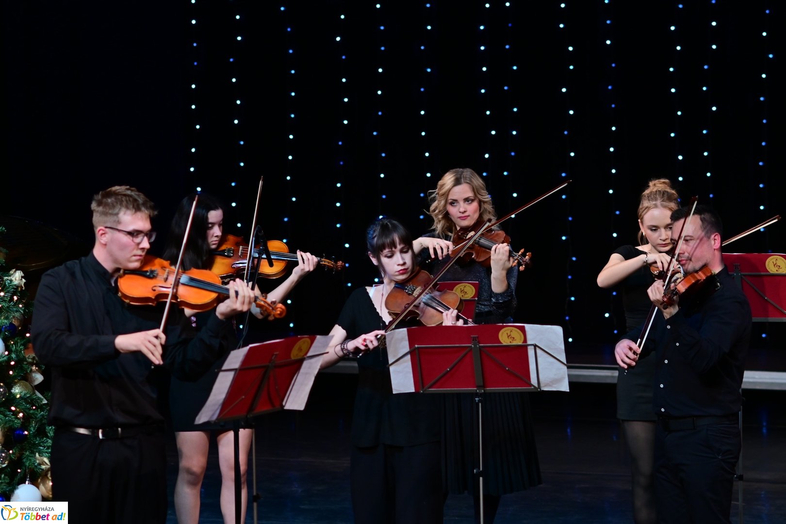 Vikár Karácsony a kulturális központban - 2025