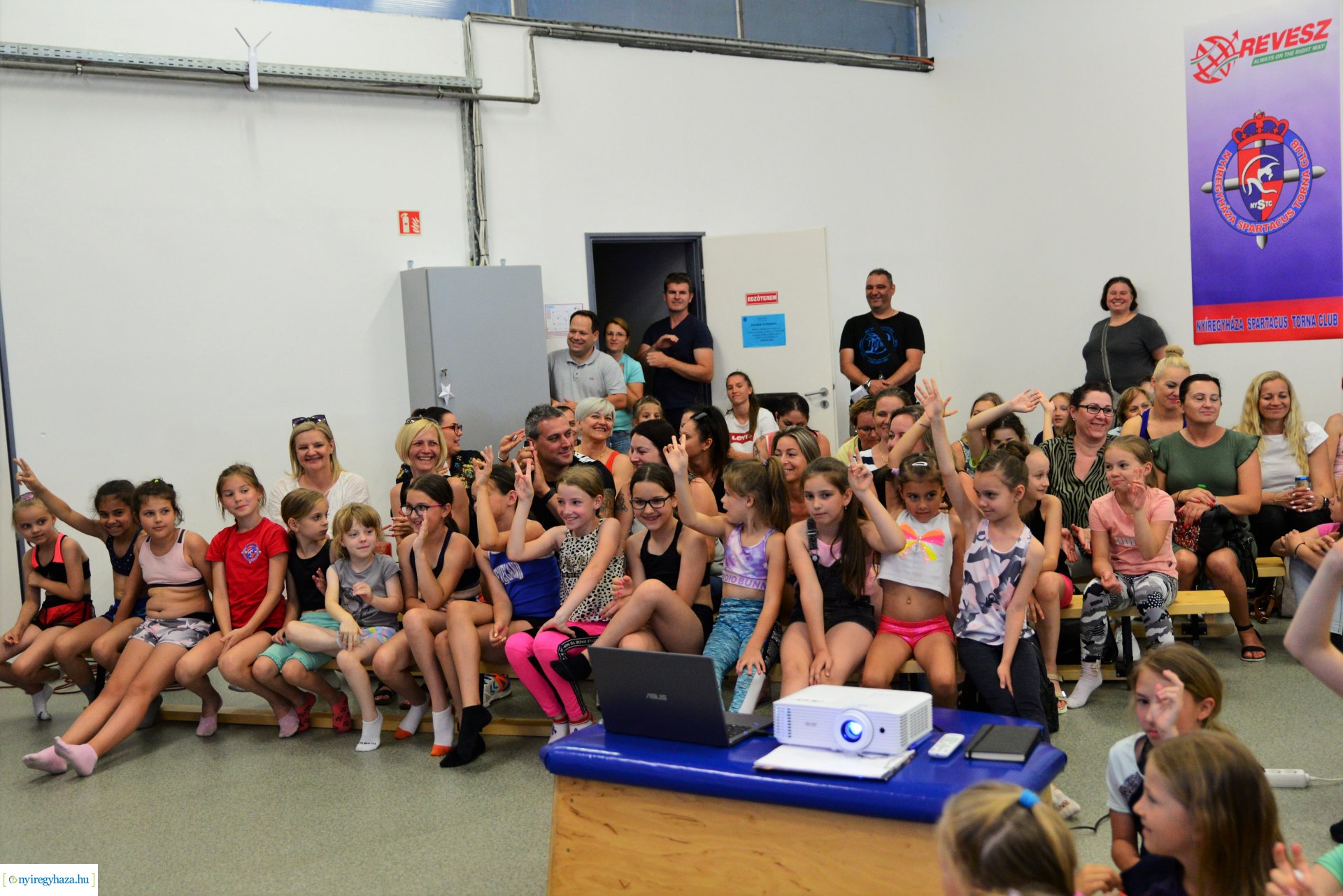 Világbajokait köszöntötte a Spartacus Torna CLub