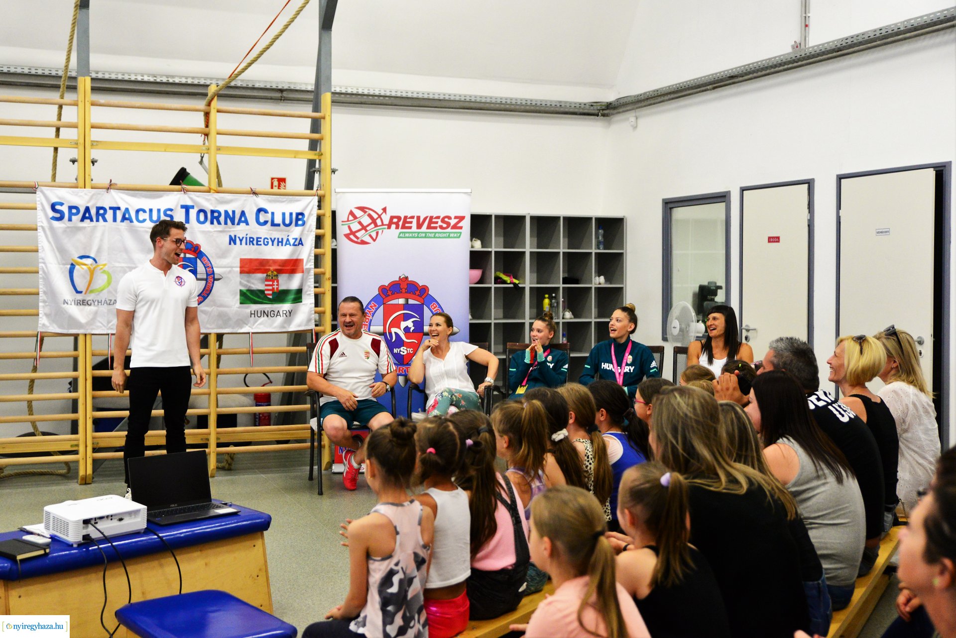 Világbajokait köszöntötte a Spartacus Torna CLub