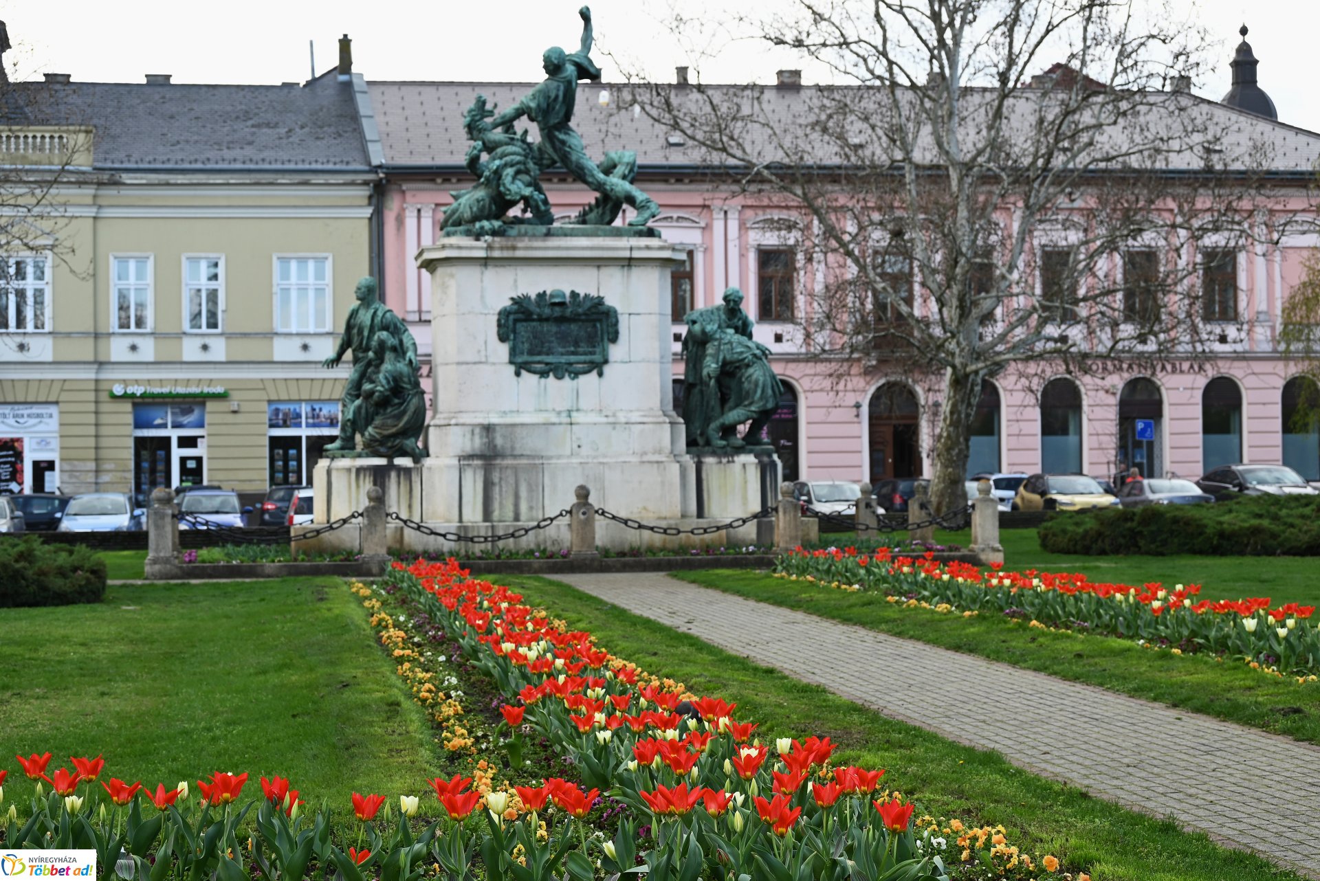 Virágba borult a város