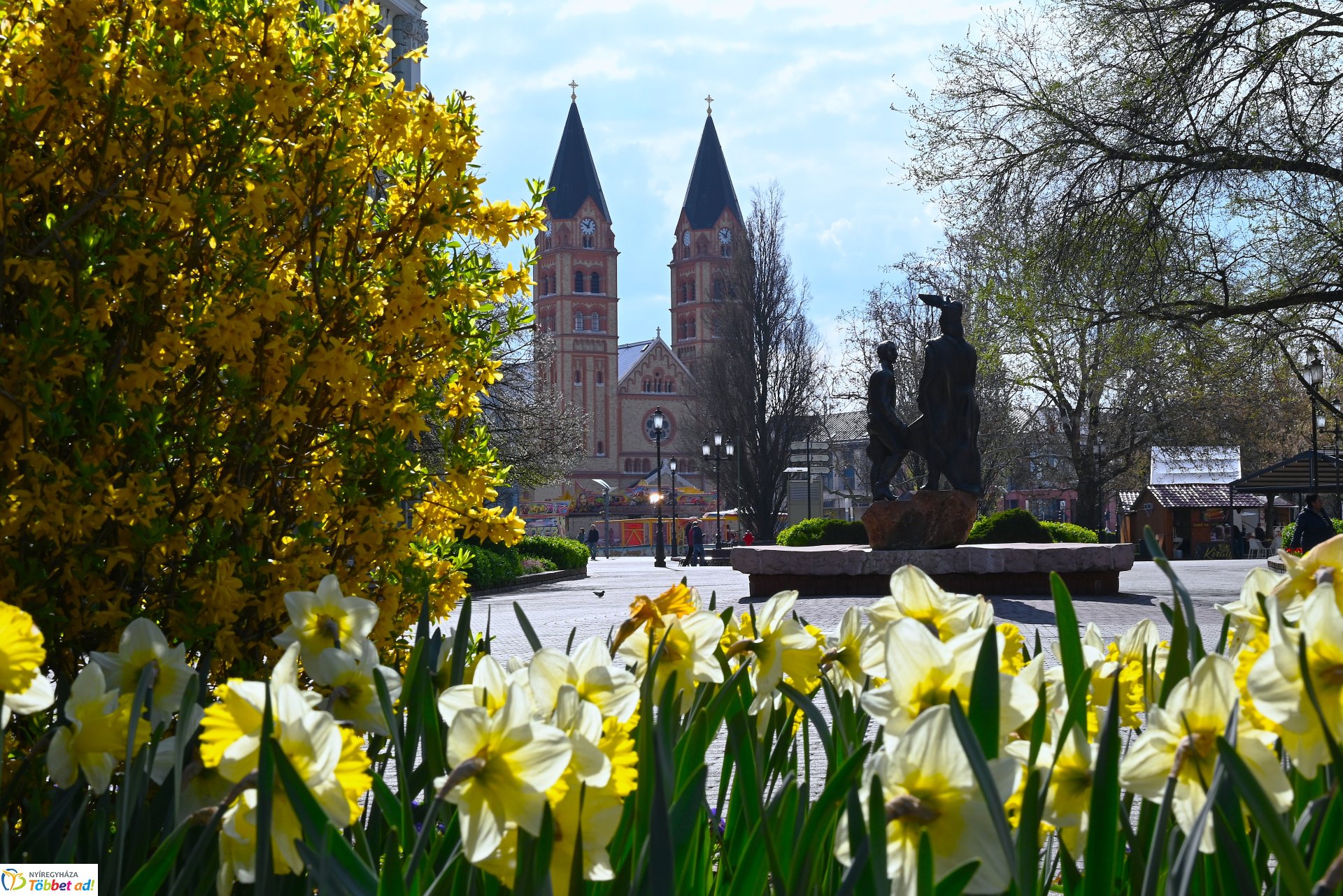 Virágba borult a város