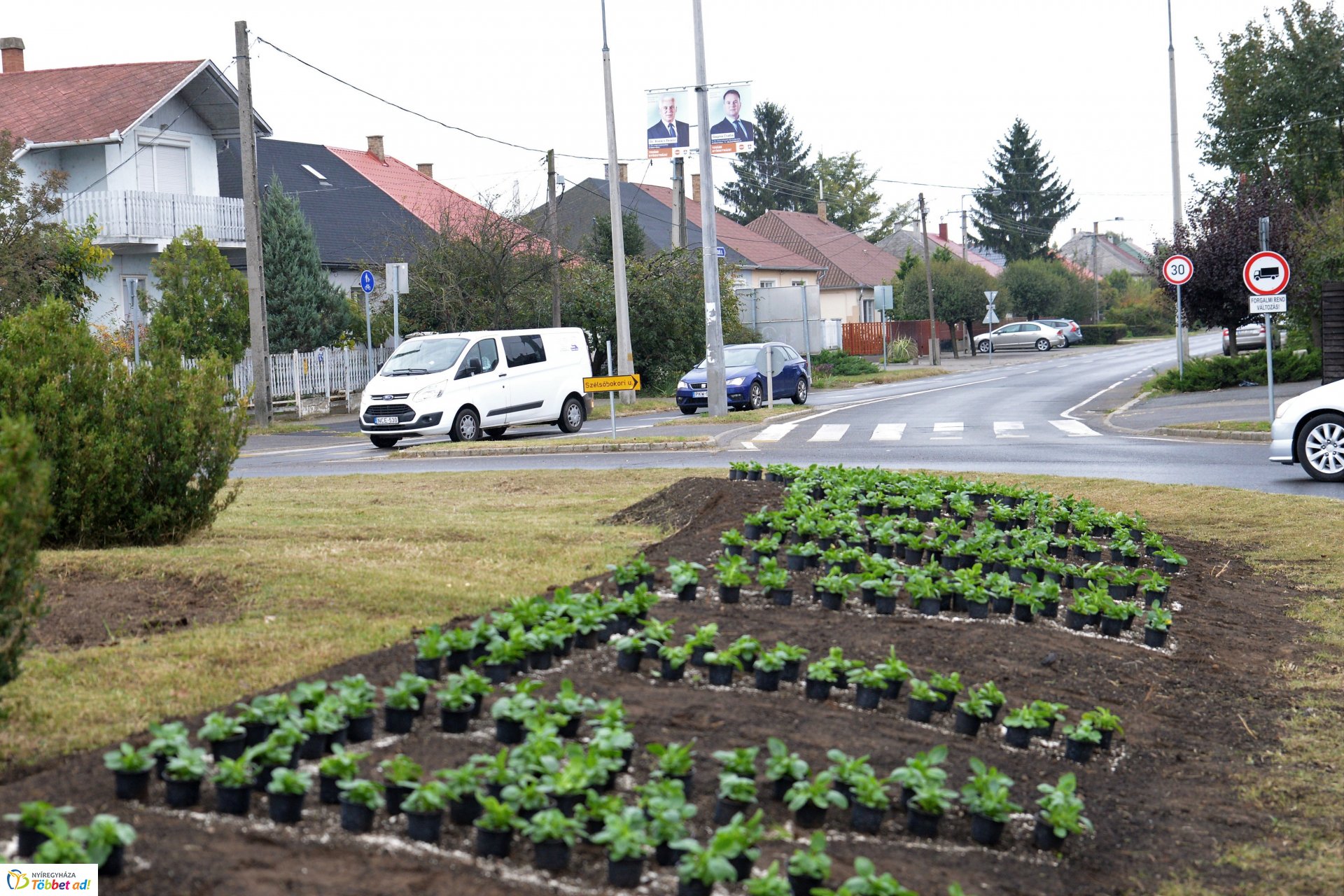 Virágültetés a Kertvárosban