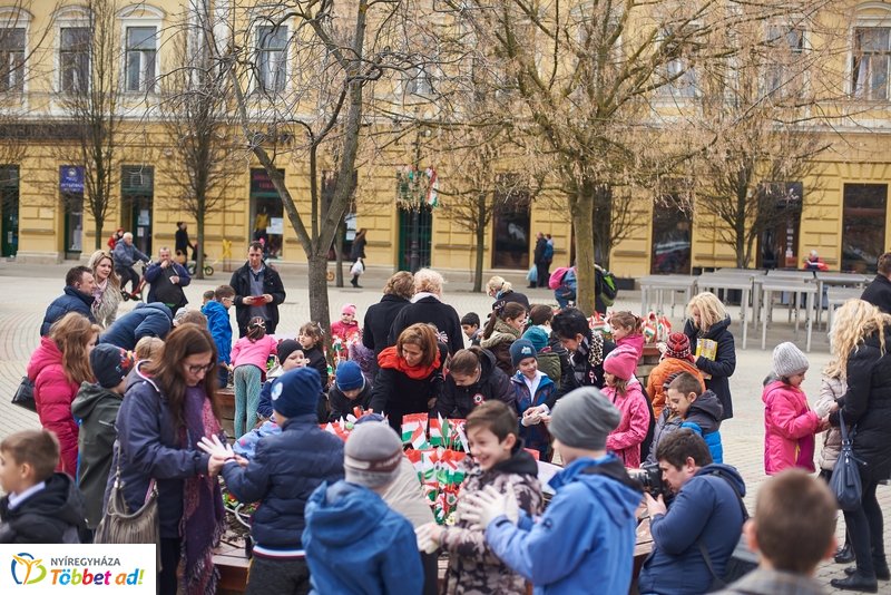 Virágültetés ovisokkal