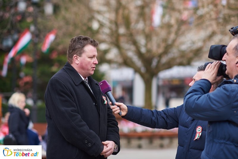 Virágültetés ovisokkal