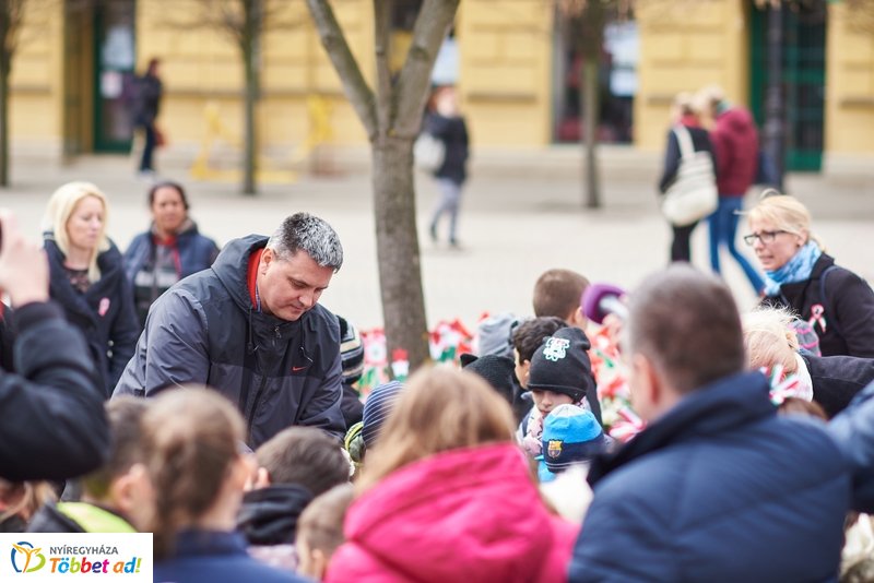 Virágültetés ovisokkal