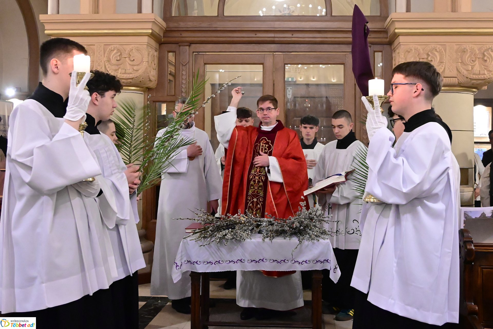 Virágvasárnap a Magyarok Nagyasszonya-társszékesegyházban Nyíregyházán