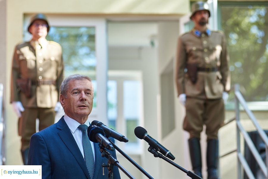 vitéz Mikecz Kálmán Honvéd Kollégium átadó