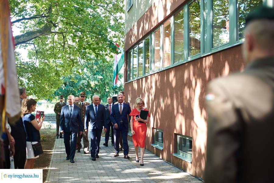 vitéz Mikecz Kálmán Honvéd Kollégium átadó