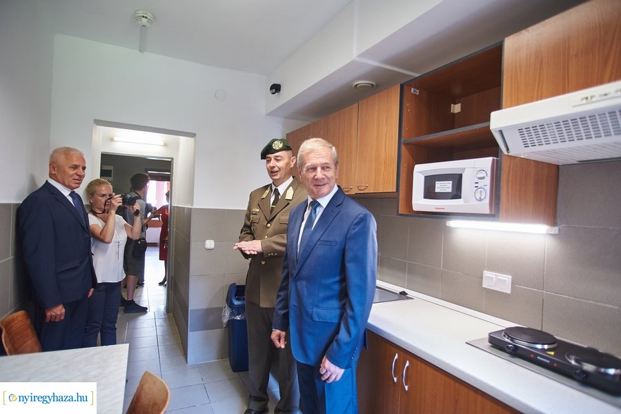 vitéz Mikecz Kálmán Honvéd Kollégium átadó