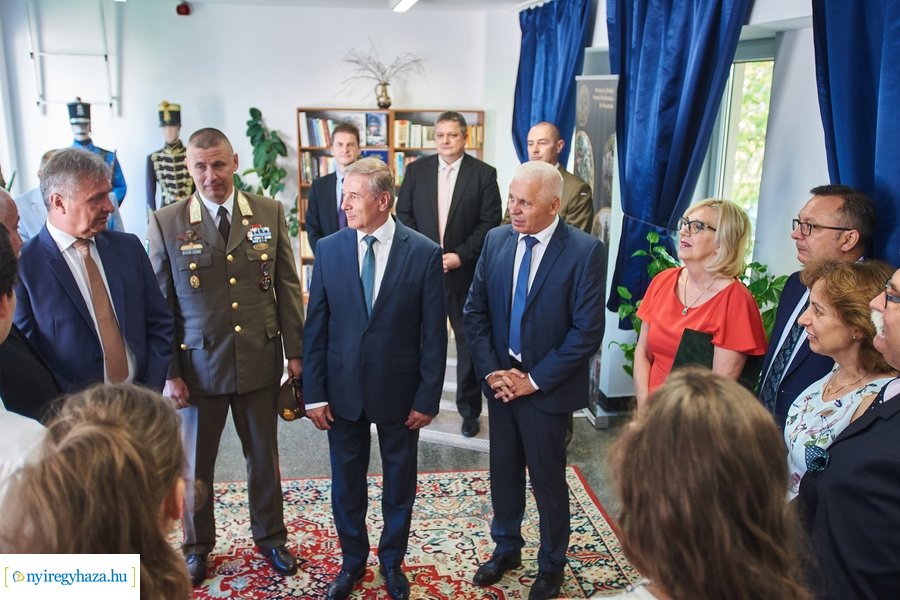 vitéz Mikecz Kálmán Honvéd Kollégium átadó