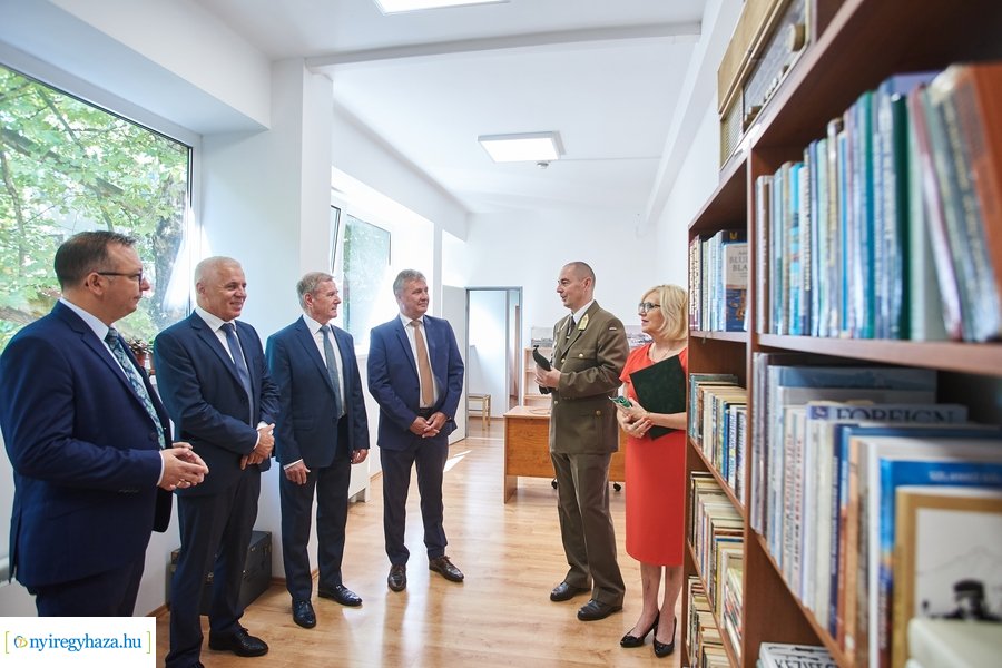 vitéz Mikecz Kálmán Honvéd Kollégium átadó