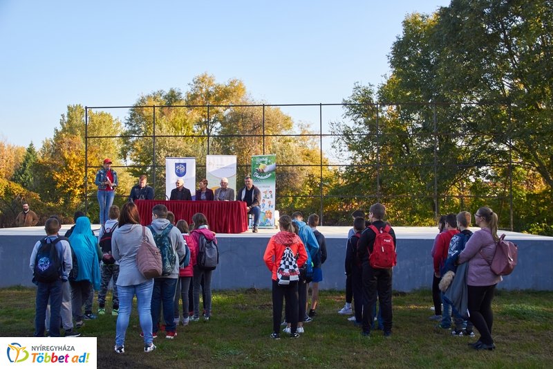 Vizesnyolcas vetélkedő a Bujtosi Városligetben