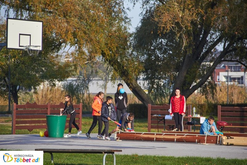 Vizesnyolcas vetélkedő a Bujtosi Városligetben