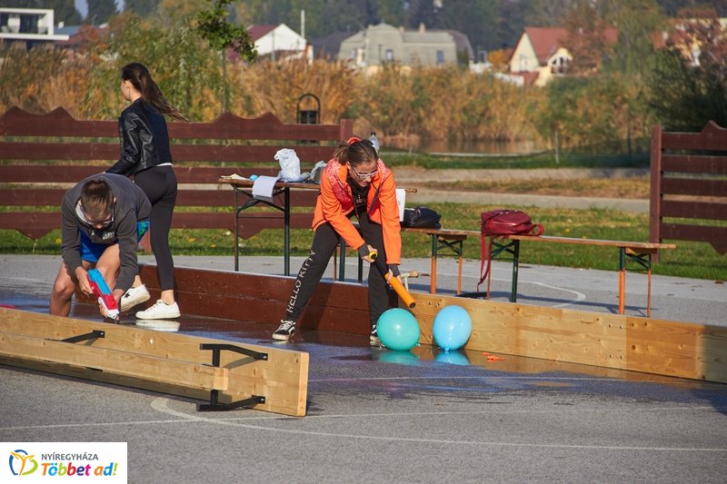 Vizesnyolcas vetélkedő a Bujtosi Városligetben