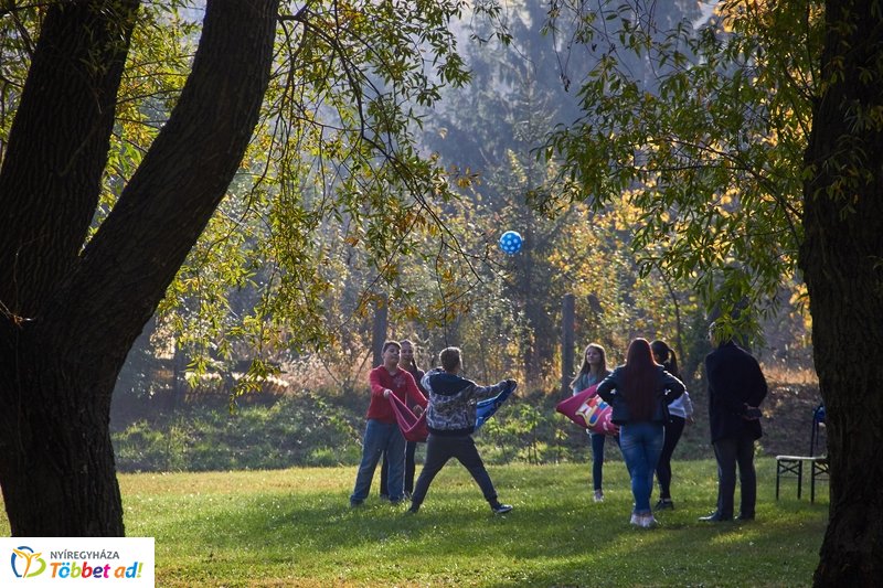Vizesnyolcas vetélkedő a Bujtosi Városligetben