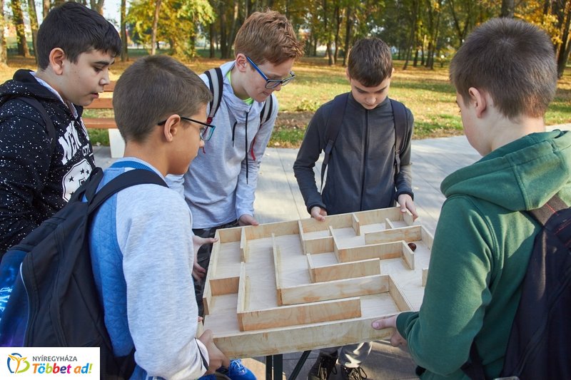 Vizesnyolcas vetélkedő a Bujtosi Városligetben