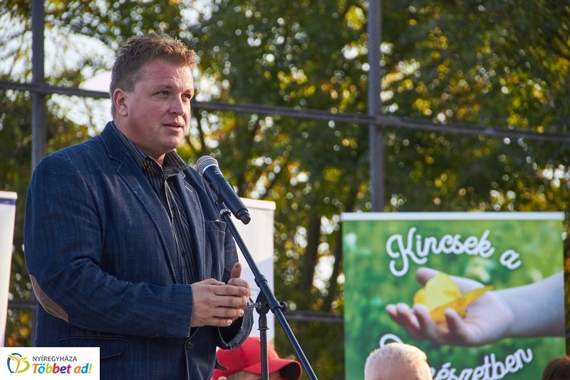 Vizesnyolcas vetélkedő a Bujtosi Városligetben