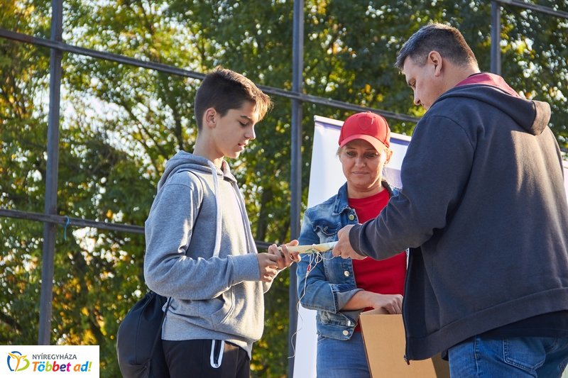 Vizesnyolcas vetélkedő a Bujtosi Városligetben
