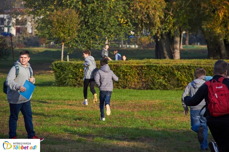 Vizesnyolcas vetélkedő a Bujtosi Városligetben