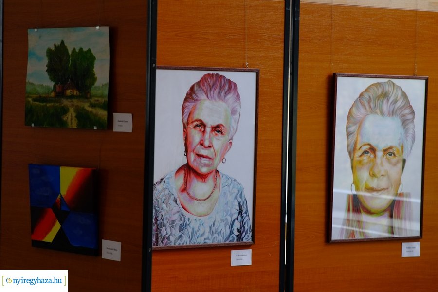 Vizuális Kultúra kiállítás az egyetemen