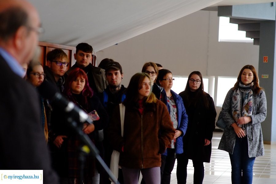 Vizuális Kultúra kiállítás az egyetemen