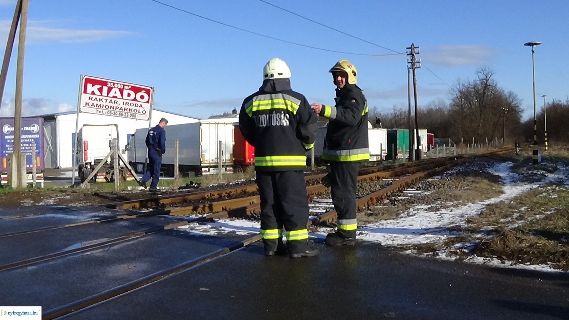 Vonatnak hajtott egy személygépkocsi Nyíregyházán