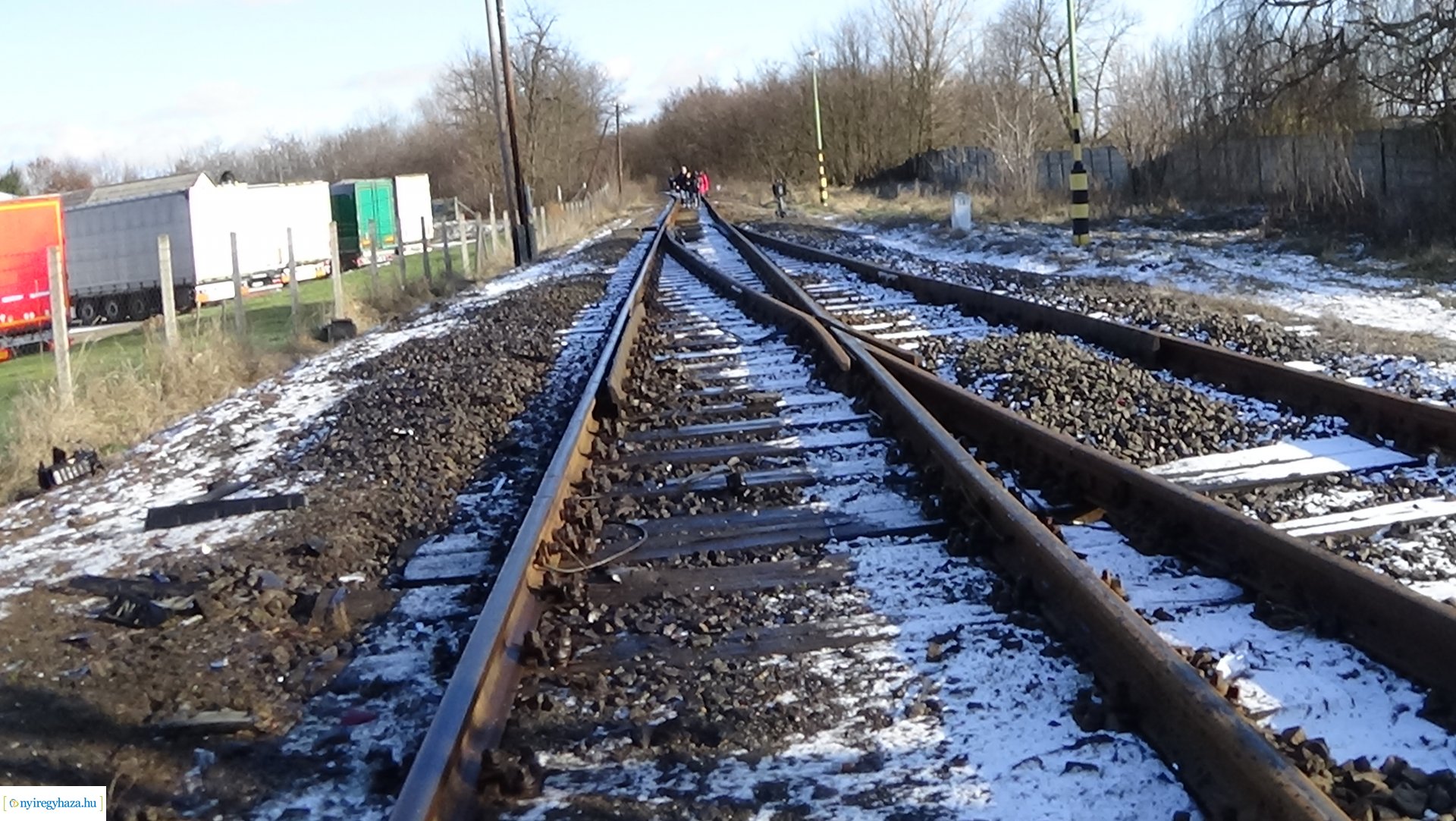 Vonatnak hajtott egy személygépkocsi Nyíregyházán