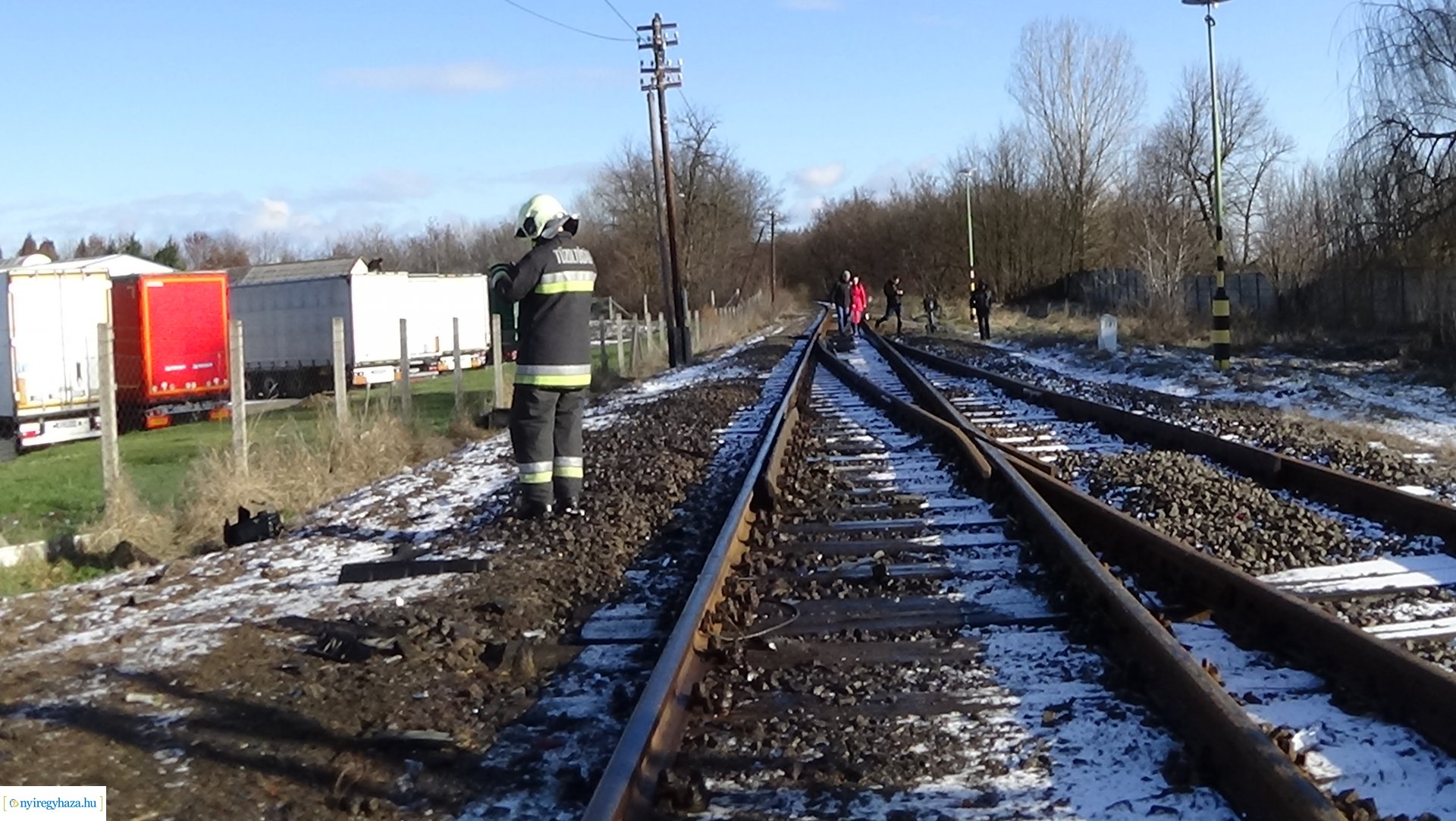 Vonatnak hajtott egy személygépkocsi Nyíregyházán